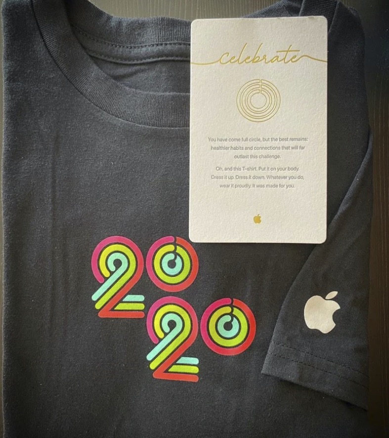 2020 苹果员工内部健身挑战奖励：T 恤和祝贺卡片