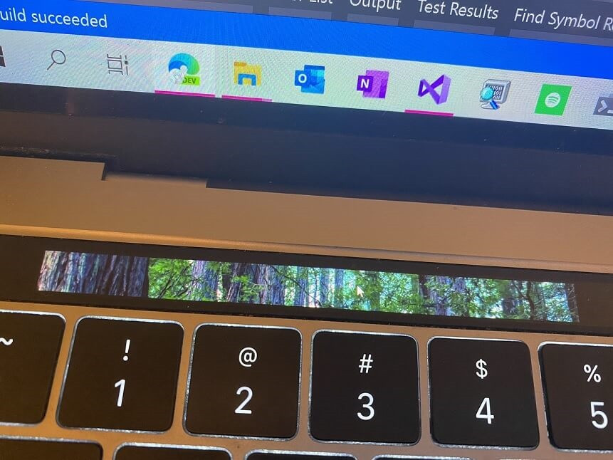 MacBook Pro 安装 Win10 后， Touch Bar 可用作 “显示器”
