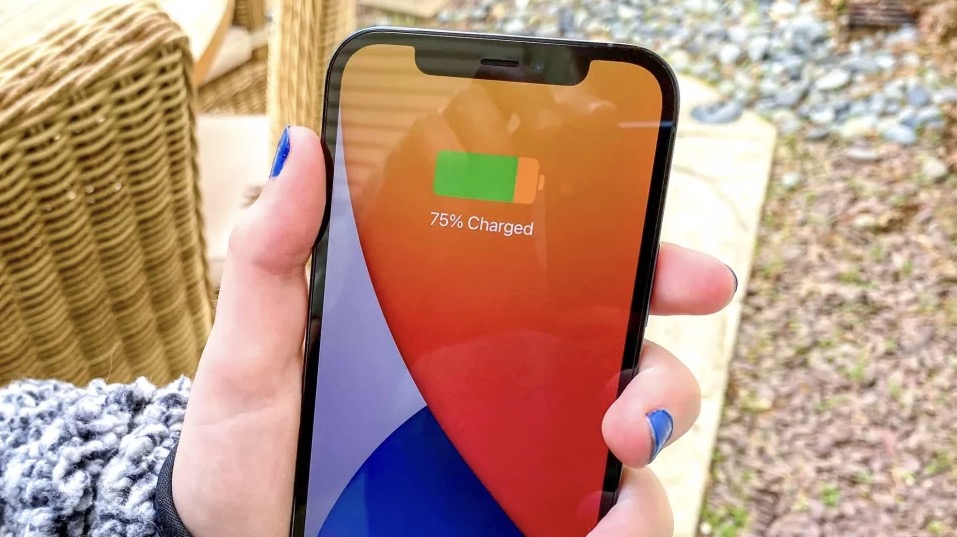 测试：5G 网络下，iPhone 12 续航少 2 小时