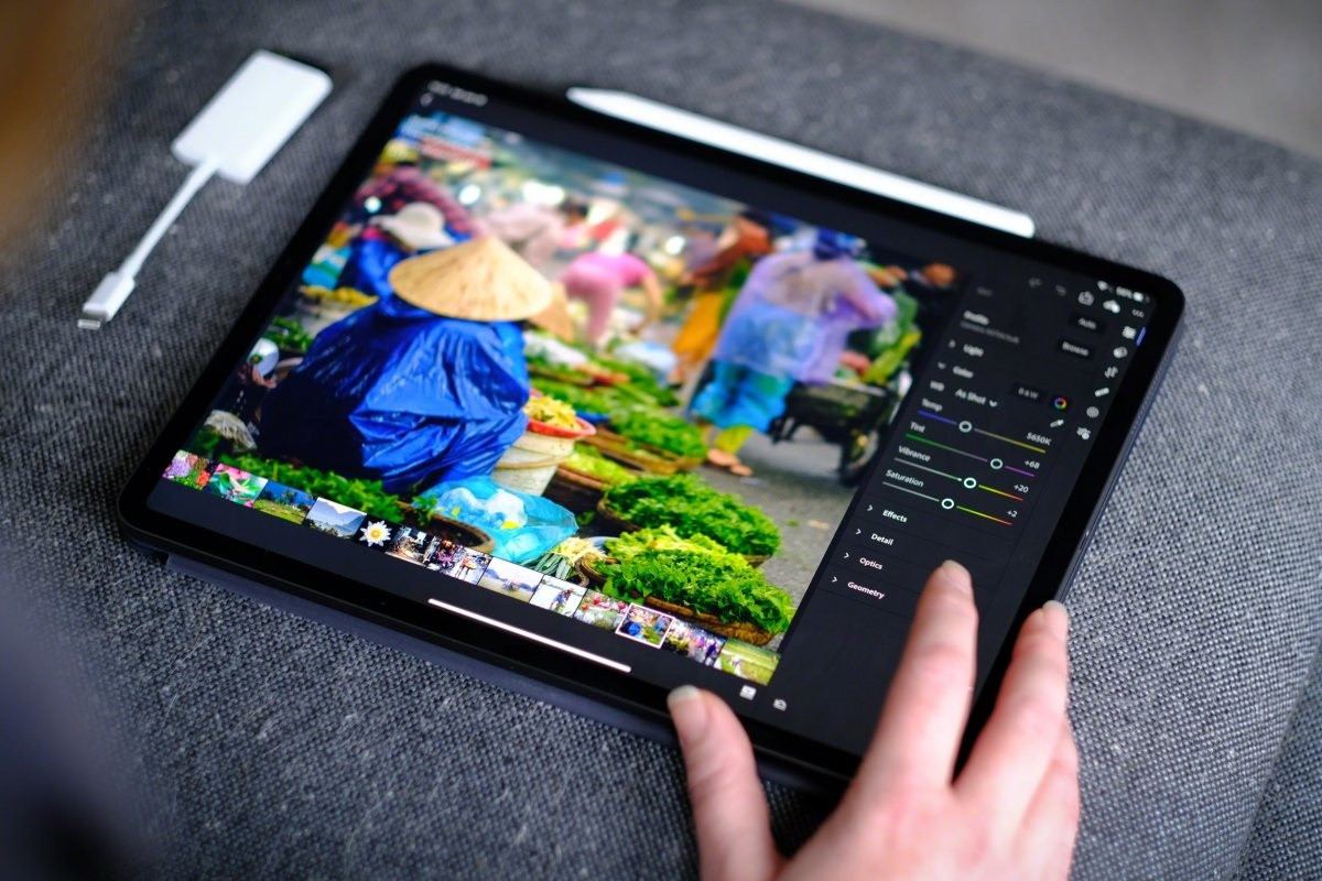 韩媒：苹果决定从 2022 年开始为 iPad 使用 OLED 面板