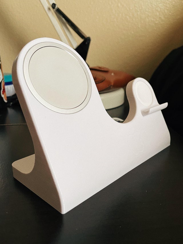 国外网友使用 3D 打印自制苹果 MagSafe Duo 磁吸充电器