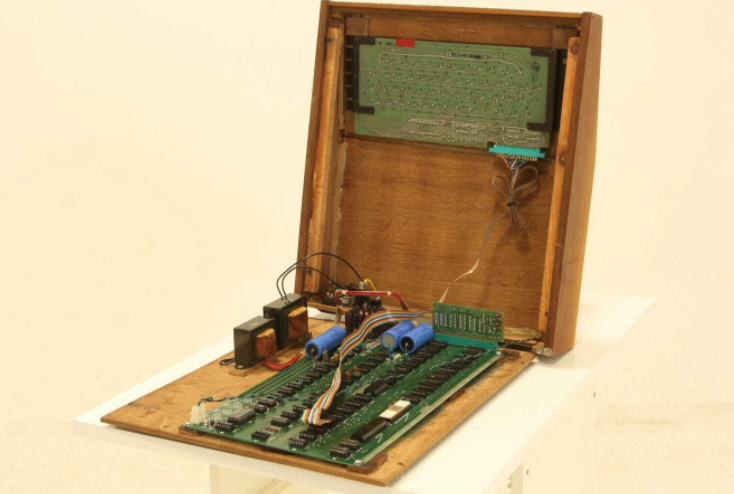 罕见 Apple 1 古董电脑出现在 eBay 网站，要价 150 万美元