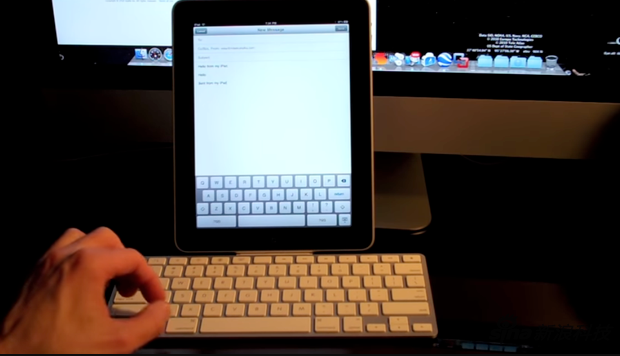 苹果初代 iPad 原型机现身，底部和机身左侧都有接口