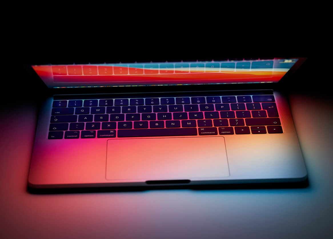 传 14/16 英寸 MacBook Pro 今年 9 月发布，苹果耗资 2 亿美元提高 mini-LED 屏幕产能